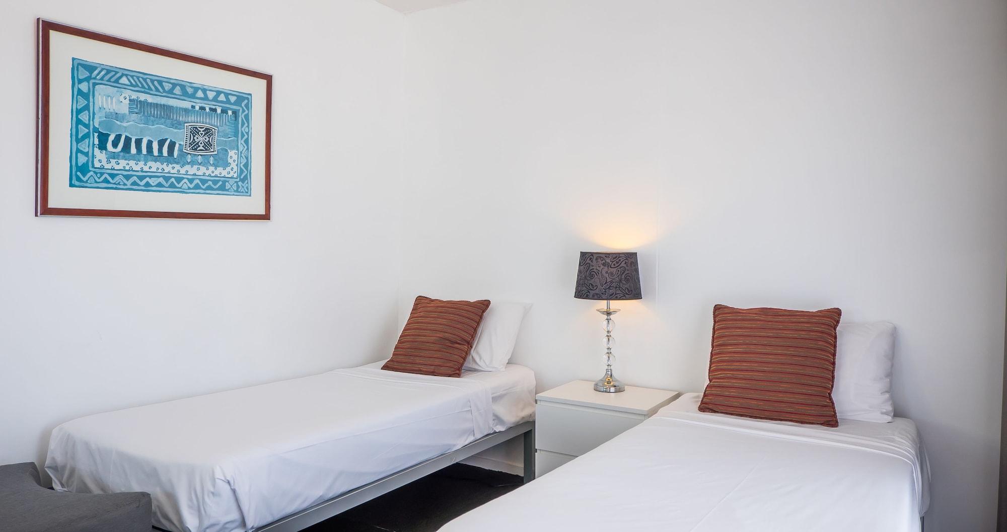 Broadbeach Savannah Resort Bagian luar foto