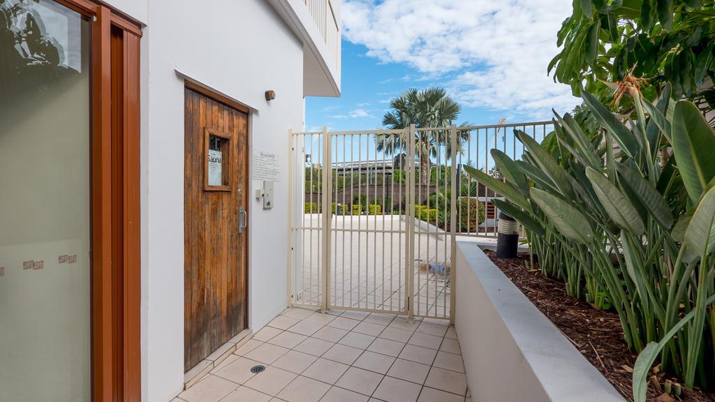 Broadbeach Savannah Resort Bagian luar foto