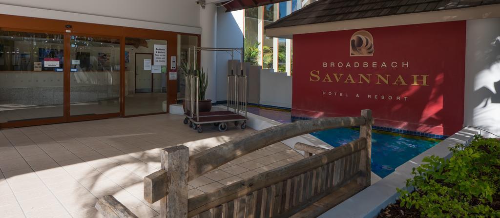 Broadbeach Savannah Resort Bagian luar foto