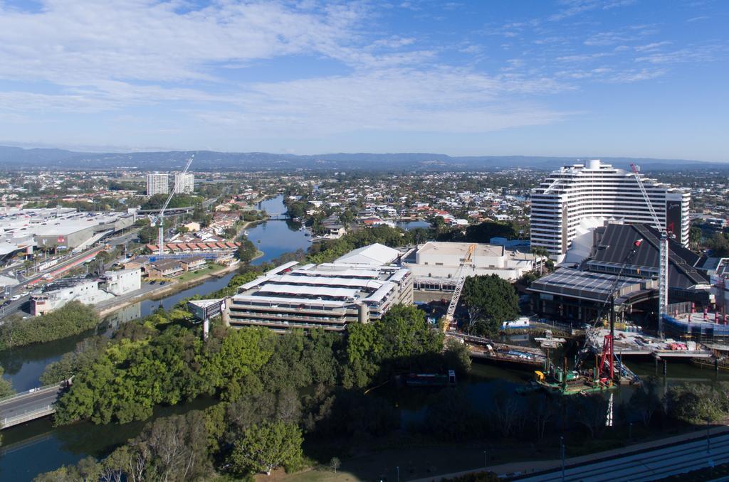 Broadbeach Savannah Resort Bagian luar foto